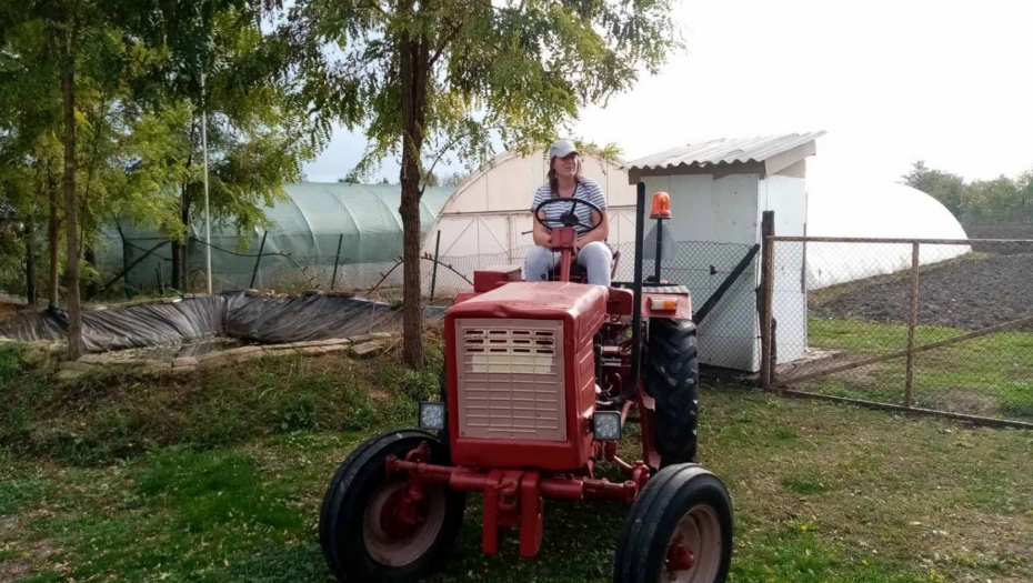 NEVENA JE MEDICINSKI VASPITAČ Ljubav prema poljoprivredi je navela da napusti posao i potpuno se posveti životu na selu
