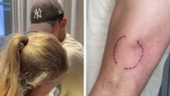 "OVO JE STVARNO LOŠA IDEJA, DA LI SI NORMALAN?" Dečko posvetio devojci bizarnu tetovažu, svi mu se smeju