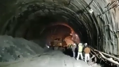 OSAM MRTVIH I 15 NESTALIH U STRAVIČNOJ NESREĆI Katastrofa u rudniku uglja, spasavanje u toku