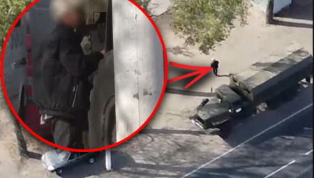 PENZIONERKA POKUŠALA DA DIGNE RUSE U VAZDUH Postavila eksploziv na vojni kamion, kamera sve zabeležila (VIDEO)