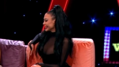 MAJA MARINKOVIĆ BEZ DONJEG VEŠA U EMISIJI UŽIVO Šokirala stajlingom, ustala i pokazala apsolutno sve, Ognjen ostao skamenjen!