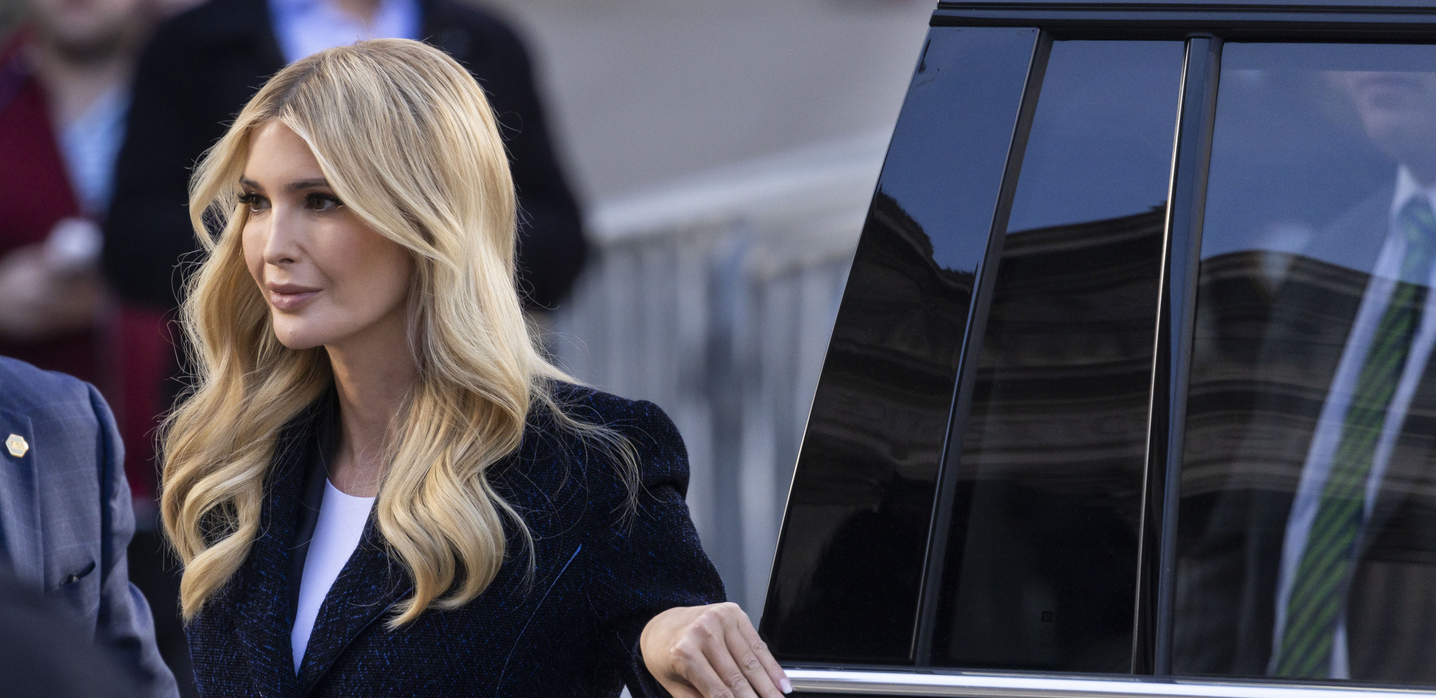 IVANKA TRAMP KAO SAV OBIČAN SVET Podelila fotku dok surfuje, a o njenom padu bruje društvene mreže