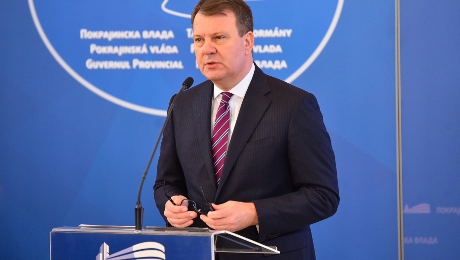 MIROVIĆ DODELIO SERTIFIKATE „NAJBOLJE IZ VOJVODINE“ Ponosan sam na činjenicu da u Vojvodini imamo čime da se pohvalimo (FOTO)