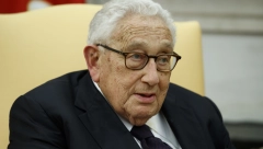 "SVET JE IZGUBIO BEZVREMENSKI IZVOR MUDROSTI" Đurić uputio saučešće američkom narodu i vladi povodom smrti Kisindžera