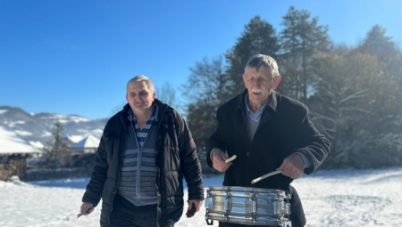 U IVANJICI SNEG DO KUKA Evo kako meštani provode zimske dane