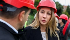DRŽAVA ULAŽE I U SMEDEREVO Ministarka Đedović obišla građane, uručila ugovore za subvencije