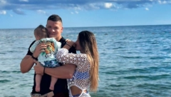 SLOBI RADANOVIĆU PORODICA BITNIJA OD SVEGA! Pevač podelio emotivnu fotku sa naslednikom, komentari samo pljušte!