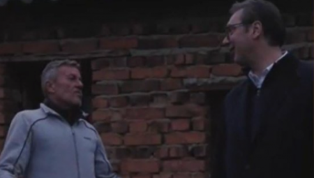 DEJAN ŽIVI SA NEPOKRETNOM MAJKOM, A SAD DOBIJA NOVU KUĆU  Predsednik Vučić poslao snažnu poruku (VIDEO)