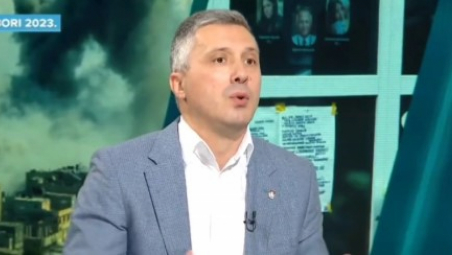 BOŠKO OBRADOVIĆ S NASLOVNE STRANE TAJKUNSKIH NOVINA PORUČIO Oćemo vlast s Marinikom i Đilasom (FOTO)