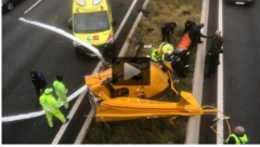 HELIKOPTER SE SRUŠIO NA OBILAZNICU! Žute olupine oko stubova i na mostu na autoputu