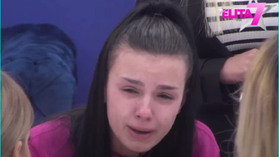 PINK DONEO MOMENTALNU ODLUKU! Anita Stanojlović ostaje bez Anđela, doživeće nervni slom kad sazna šta joj se sprema!