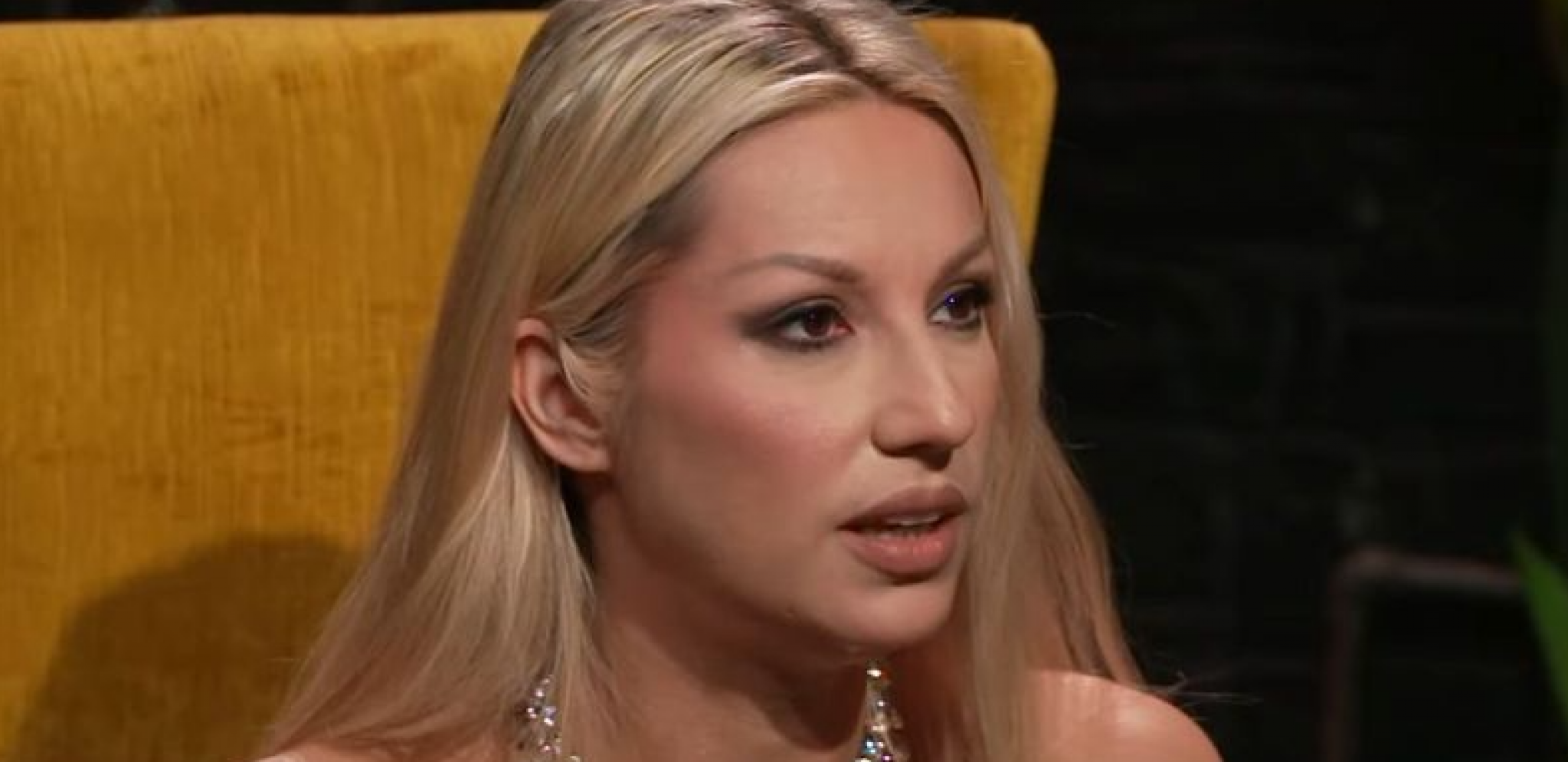 INISISTIRAO JE, REKLA SAM MU DA ĆE SE KAJATI! Rada Manojlović priznala šta joj se desilo na nastupu, ovo niko od njenih kolega nije doživeo!