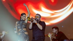 DESILO SE NEŠTO ŠTO NISAM MOGLA DA ZAMISLIM! Prija zablistala u mini crnoj haljini, pa jedno obećala Hrvatima