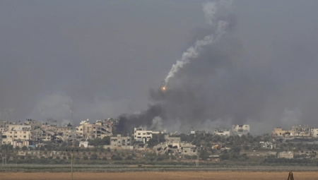 PAKLENA OPERACIJA SE PROŠIRUJE Izraelske snage u štabu Hamasa