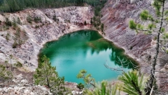 PODSEĆA NA ISLAND, A SRBIJA JE Misterija o nastanku tirkiznog jezera prepričava se već 30 godina (FOTO)