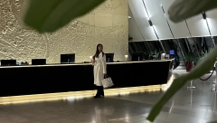 ULOVILI SMO SRPSKU PEVAČICU U HOTELU Snimali smo košarkaše, a onda se iznenada pojavila ona, nisu skidali pogled sa nje!