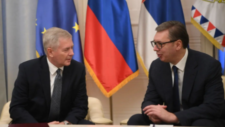 "HVALA NA POŠTOVANJU SUVERENITETA I TERITORIJALNOG INTEGRITETA" Vučić primio u oproštajnu posetu slovačkog ambasadora