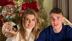 NOVOGODIŠNJA ČAROLIJA U DOMU POZNATIH Sve sija i šljašti kao nikad do sada, a one su prve okitile jelku