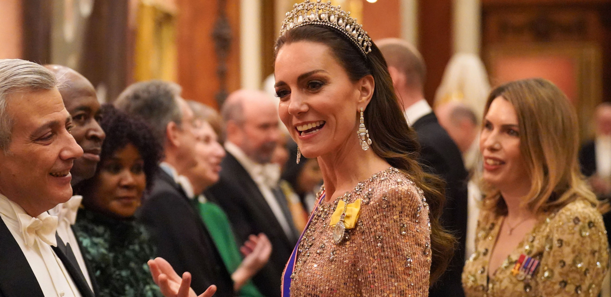 OGLASILA SE KEJT MIDLTON Princeza od Velsa objasnila ko je montirao njenu fotografiju, ovo je istina!