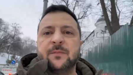 "TEŠKO JE, ALI..." Zelenski se obratio Ukrajincima i poručio im samo jedno (VIDEO)