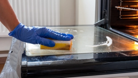 PROBUDIO IH VRISAK IZ KUHINJE Žena otkrila neobično stvorenje u rerni (FOTO)