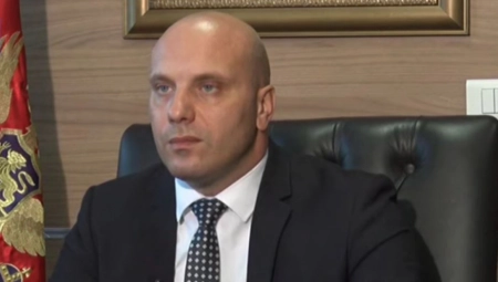 NOVI ŠOK U CRNOJ GORI! Bivši službenik policije kupio vozilo od 300.000 EVRA! Terzić najavio istragu