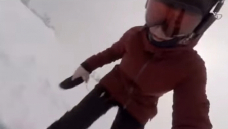 SNIMILA SCENU KOJA UTERUJE STRAH U KOSTI Dok je skijala, iza leđa joj se prikrala zver (VIDEO)