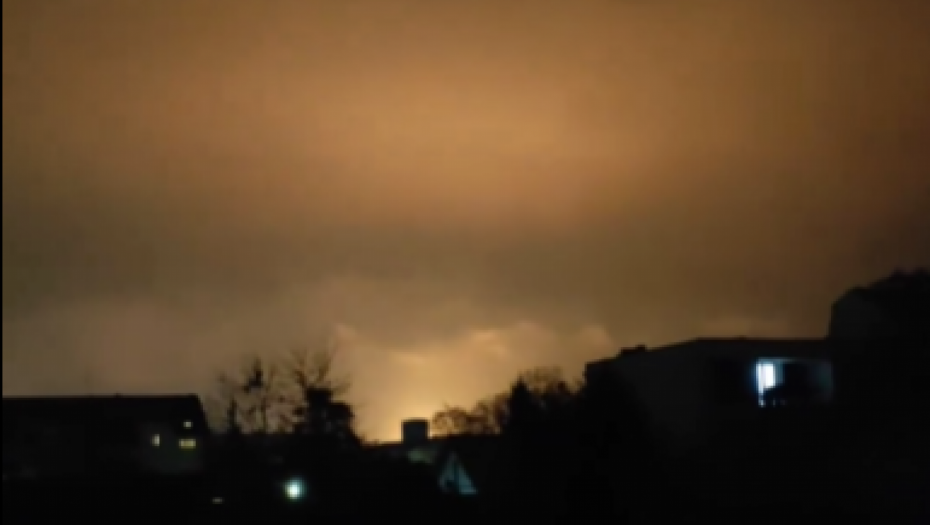 SABLASNA SVETLOST IZNAD PANČEVA Zabeležen neverovatan prizor, evo šta se dešava (VIDEO)