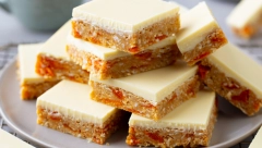 BELE KOCKE SA KEKSOM I ORASIMA Svaki zalogaj je sve bolji