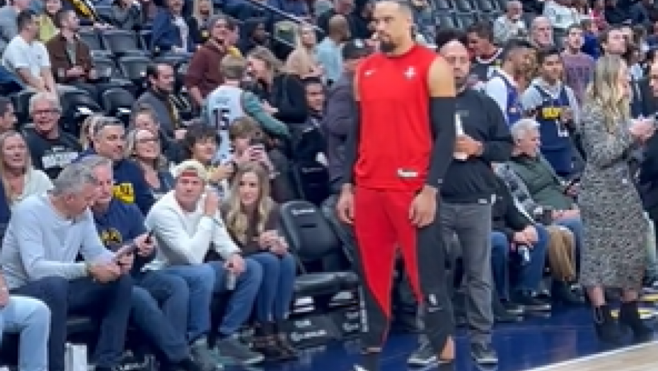 ŠTA OVO RADI? Bruks provocirao Jokićeve saigrače, Marej mu se smejao (VIDEO)