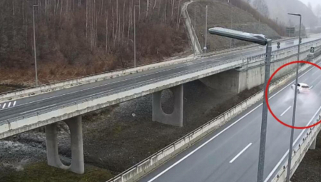 ŠOK SNIMAK SA AUTOPUTA U CRNOJ GORI Tragedija izbegnuta pukom srećom: Pogledajte šta je vozač uradio (VIDEO)