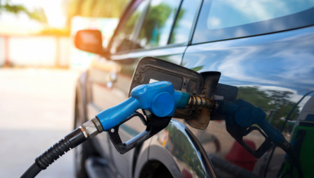 SRBI SU OVE VESTI ČEKALI, A ODMORI UVELIKO KRENULI! Benzin i dizel POJEFTINILI, ovo su nove cene goriva!