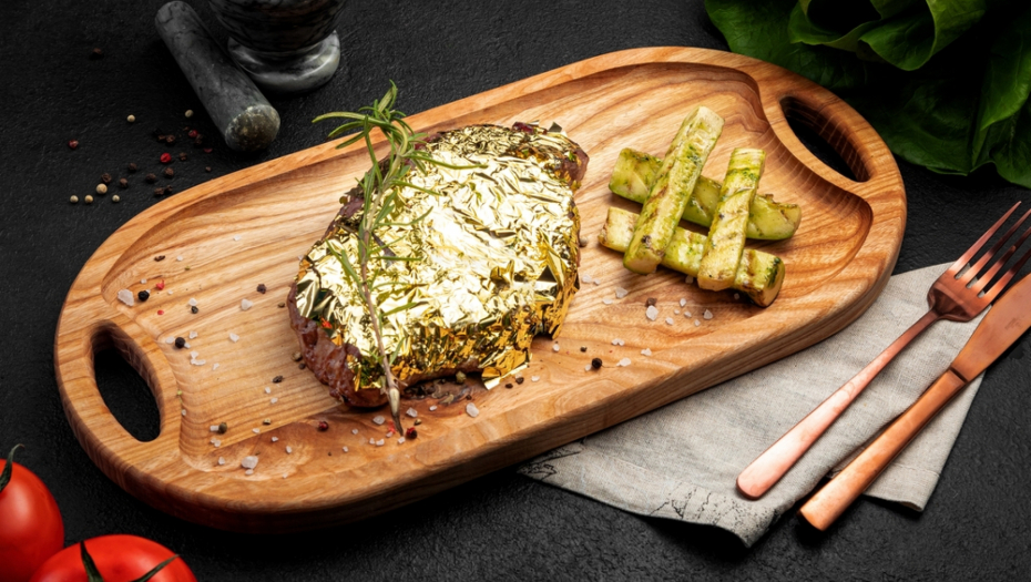 SRPKINJA JELA U RESTORANU GDE VEČERA KOŠTA KAO STAN U BG Evo kako se provela kod čuvenog “kasapina”