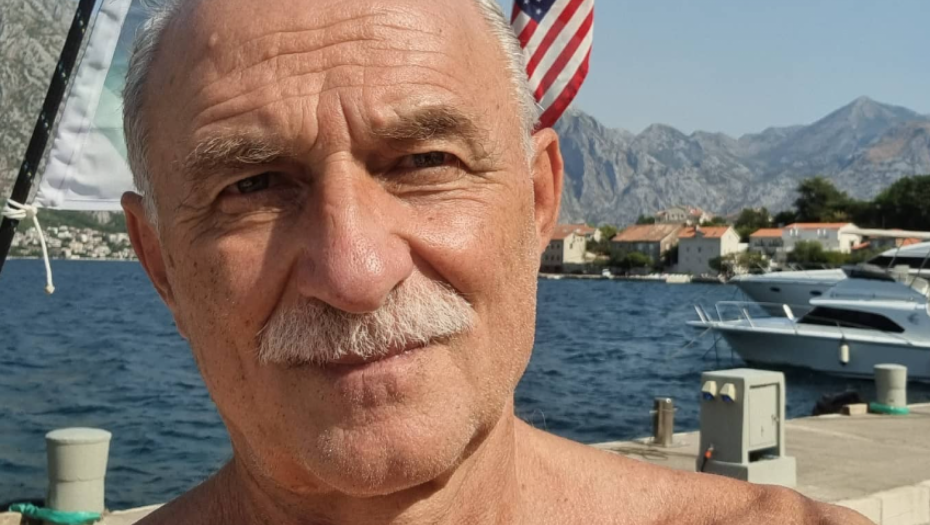 ŠOKANTNO! Lazar Ristovski objavio svoju potpuno golu fotografiju!