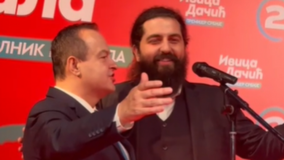 JA SAM MOMČE S KOSOVA: Dačić digao na noge Lazarevac ovim stihovima: Tu sam rođen, tu ostajem! (VIDEO)