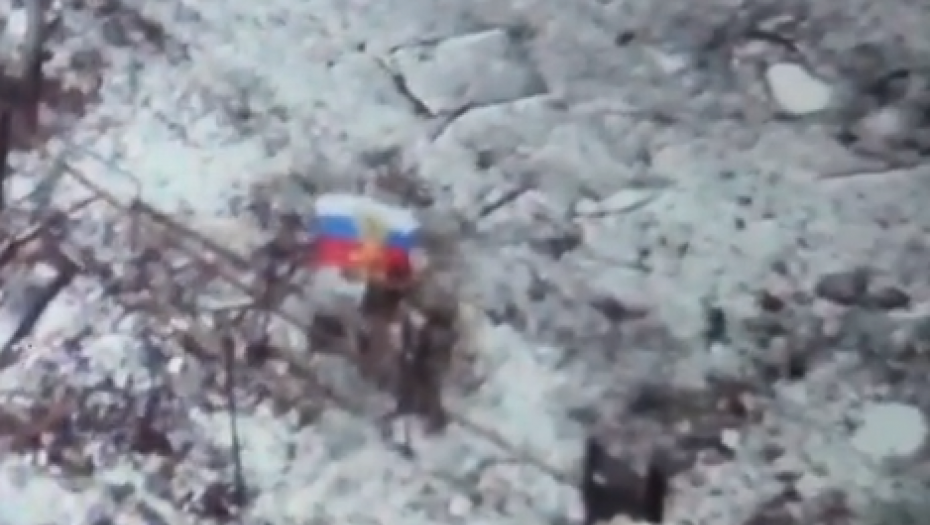RUSKA VOJSKA PODIGLA ZASTAVU Ukrajinci se povlače, zauzeta zapadna periferija Marinke(FOTO/VIDEO)