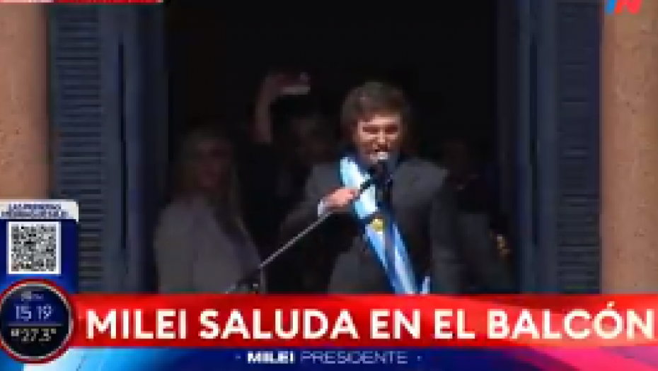 I OD SVEČANOSTI JE USPEO DA NAPRAVI CIRKUS Predsednik Argentine opet šokira