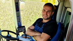 BRANISLAV IZ BARANDE IMA 51 HEKTAR SA ŽITARICAMA Poljoprivredom se bavi od malih nogu, a selo ne planira da menja gradom