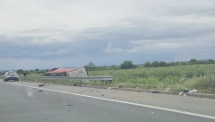 KAMION SLETEO S PUTA I PREVRNUO SE Jeziva nesreća kod Kragujevca