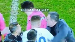 TOTALNI HAOS U TURSKOJ Predsednik kluba uleteo na teren i udario sudiju pesnicom