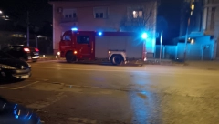 POŽAR U STANU U BEOGRADU Dim kulja na sve strane, vatrogasci na terenu