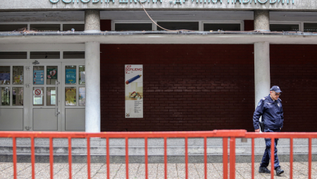 DIVLJAO PRVI DAN ŠKOLE Osnovac pretio da će sve pobiti, podneta krivična prijava