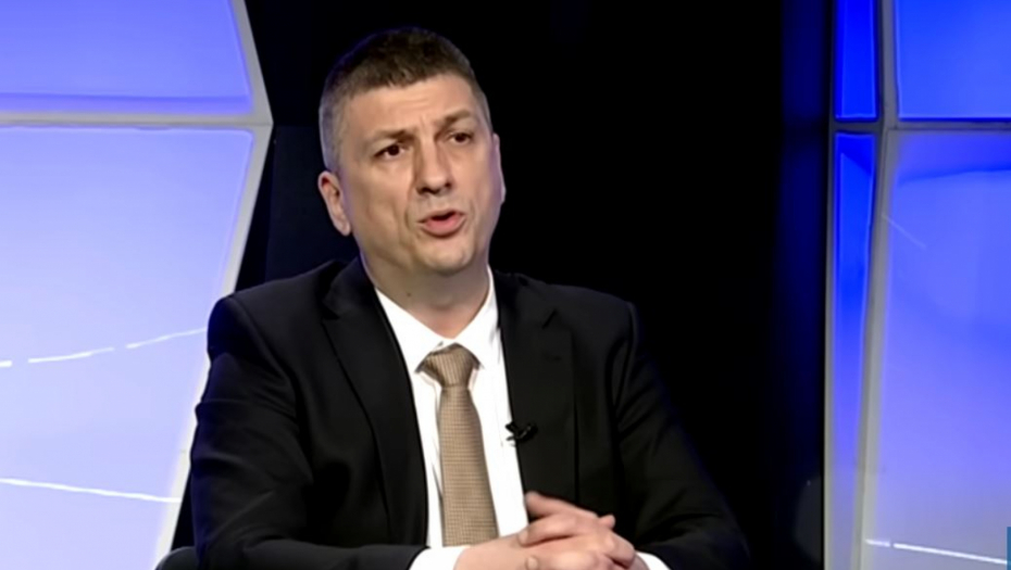 SPREMA LI SE SMENA NOVOVIĆA ZBOG HIRA ANDREJA MILOVIĆA? Zakulisne igre dela Vlade Crne Gore
