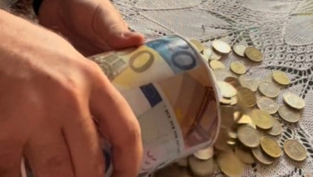 GODINU DANA STAVLJAO SITNI NOVAC U METALNU KASICU Marko doživeo šok kad je izbrojao ušteđevinu