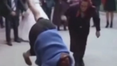 ONO KAD TI TETKA ULETI NA SVADBU Kad su Mara i Soja zaplesale, gosti su doživeli šok, ovo još niste videli, "kraljice, svaka vam čast"