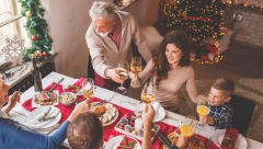 SVEKRVA TRAŽILA PARE ZA SPREMANJE BOŽIĆNE TRPEZE Revoltiran sin odbio, prekinuo kontakt sa majkom, ko je u pravu?