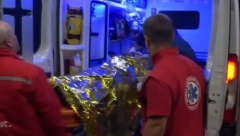 DEVOJČICA (5) PALA SA PETOG SPRATA Svedoci opisali jezivu scenu: "Igrala se sa jelkom..."