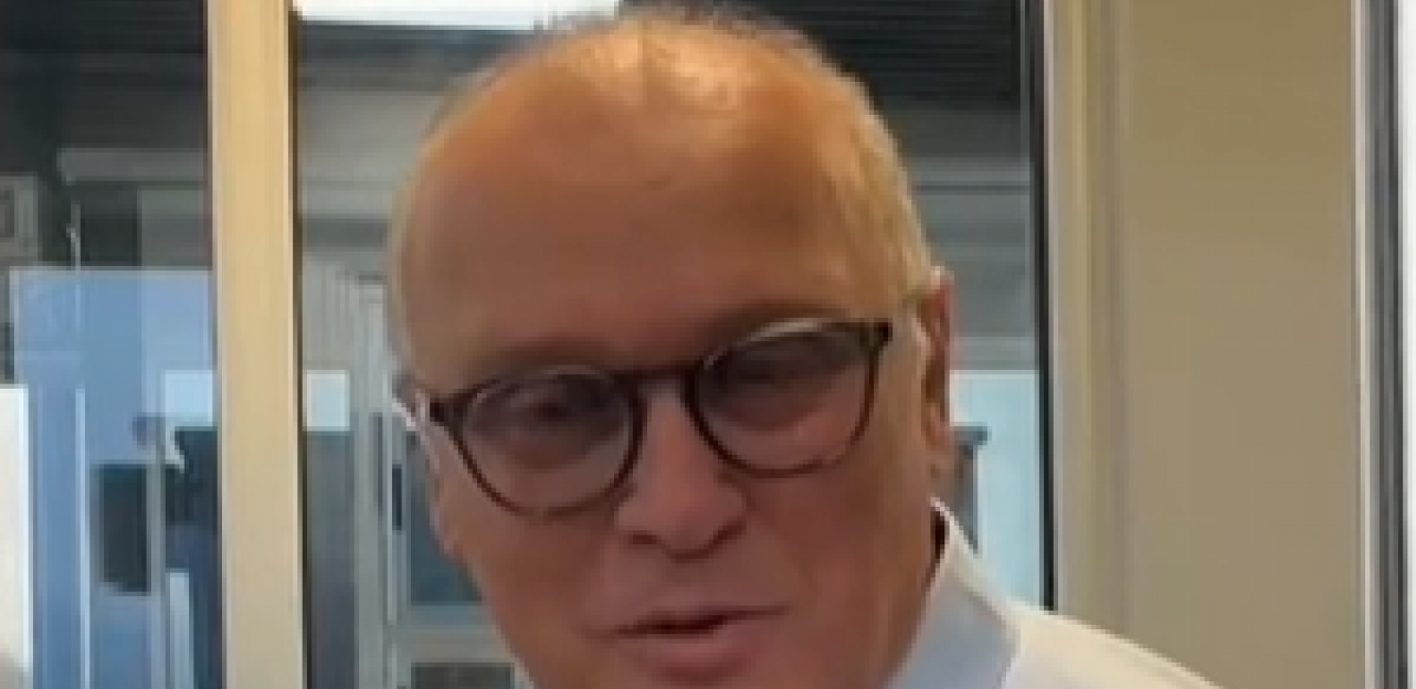 VOZAČ SE ŠOKIRAO KAD JE OTVORIO PROZOR Vesić objavio hit-snimak s naplatne rampe (VIDEO)
