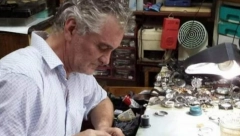 SIN NEĆE DA SE BAVI ZANATOM Novopazarac očajan, nema ko da nasledi porodični biznis star 100 godina