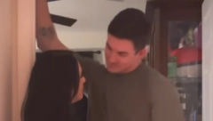 A ONDA SE NASLONIO NA VRATA I... Žene padaju s nogu kada muškarci urade ovo, sitnica ali igra veliku ulogu!